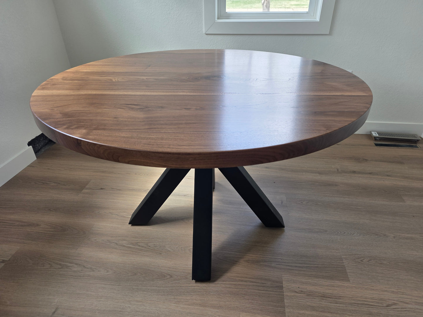 The Maisy Round Table